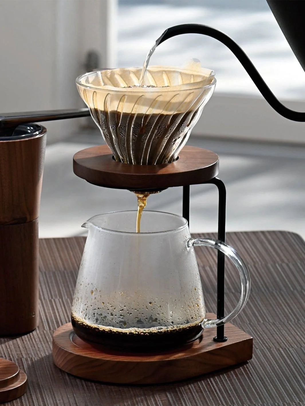 HARIO Drip Stand (Walnut)